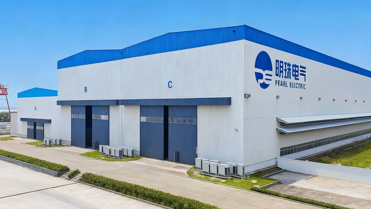 jimeng-2025-12-05-7721-去除画面中的所有汽车,保持厂房建筑和周围环境不变 jimeng-2025-12-05-7721-去除画面中的所有汽车,保持厂房建筑和周围环境不变