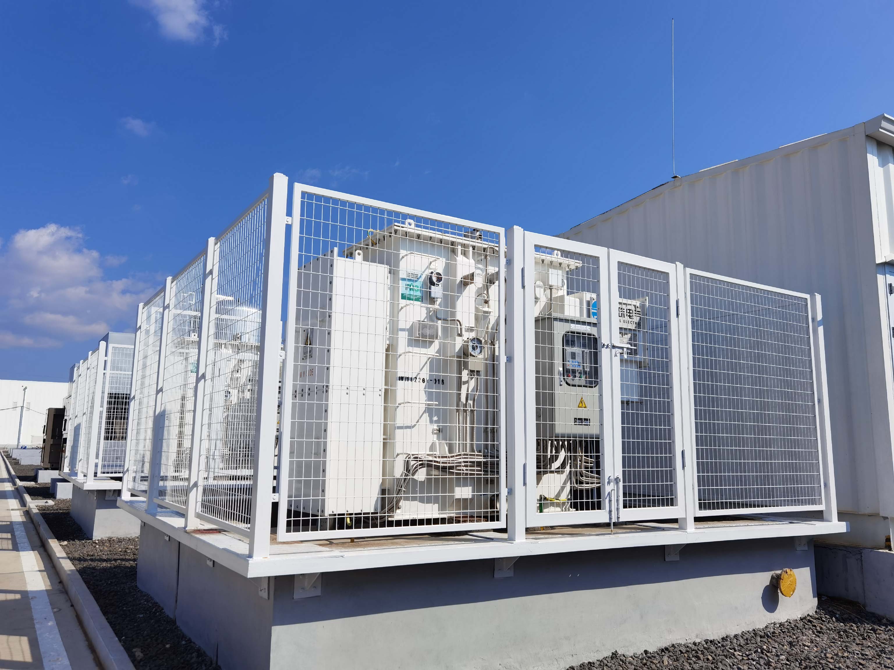 Global U.S. Data Center Project 4200kVA FR3 Oil Transformer