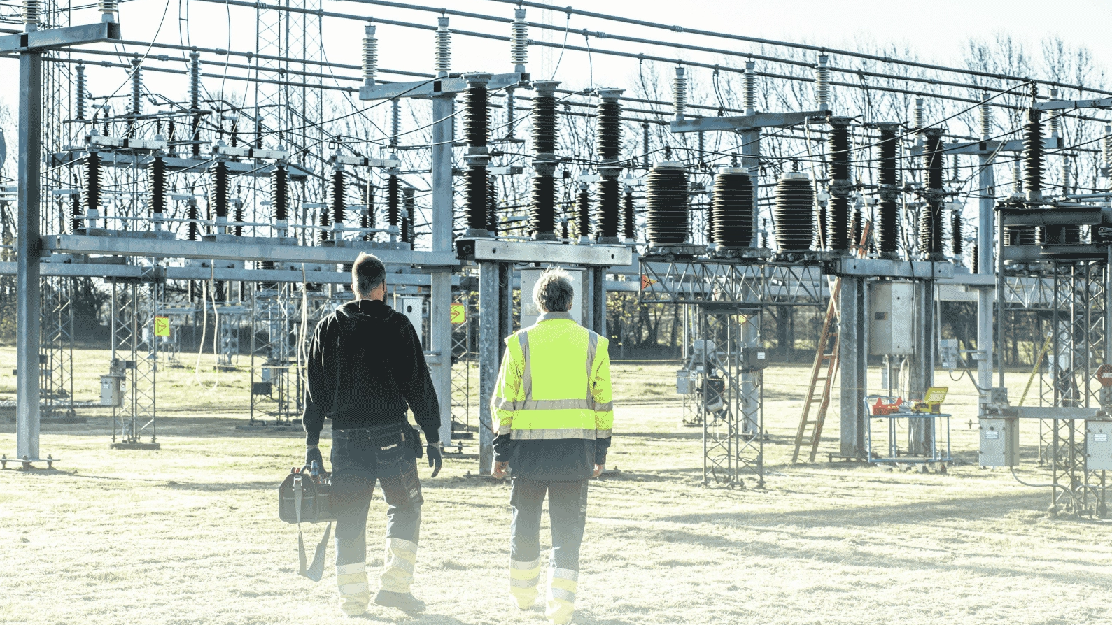power transformer in substation_1589_894.png